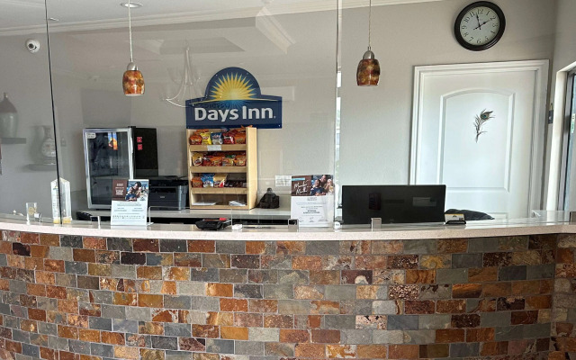 Days Inn by Wyndham Humble/Houston Intercontinental Airport