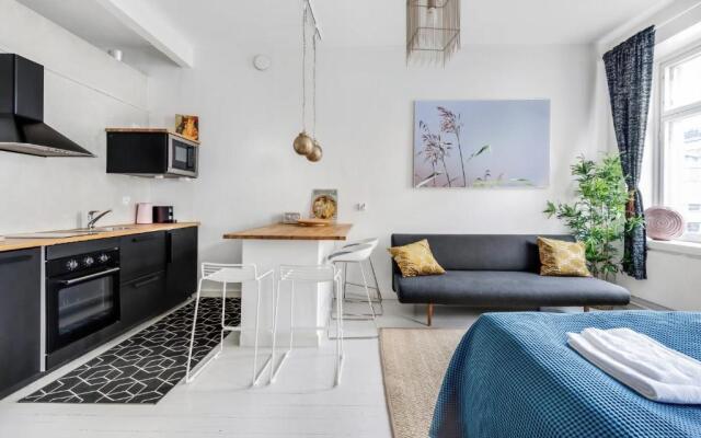 WeHost Bright Studio for 6 Kallio Travellers