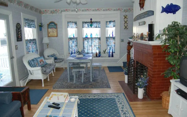 Atlantic Birches Inn