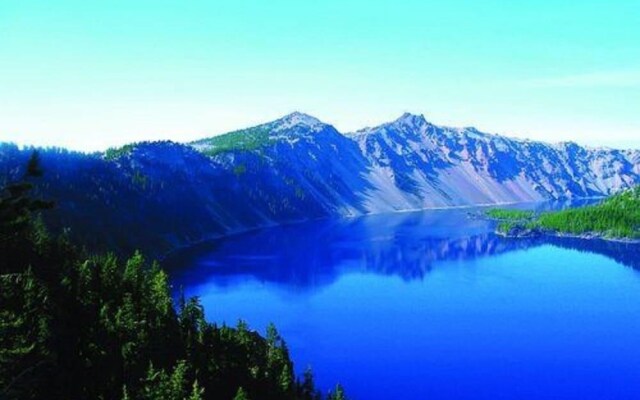 Crater Lake Lodge - Inside the Park