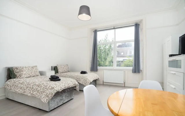 Cosy Fully Equipped Studio 1 Close to University