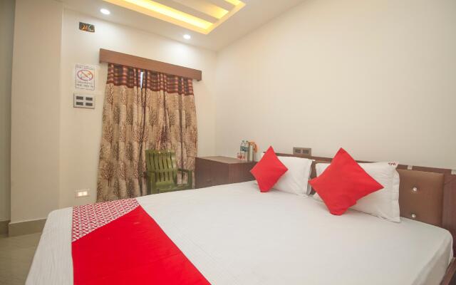 OYO 61107 Hotel Godavari