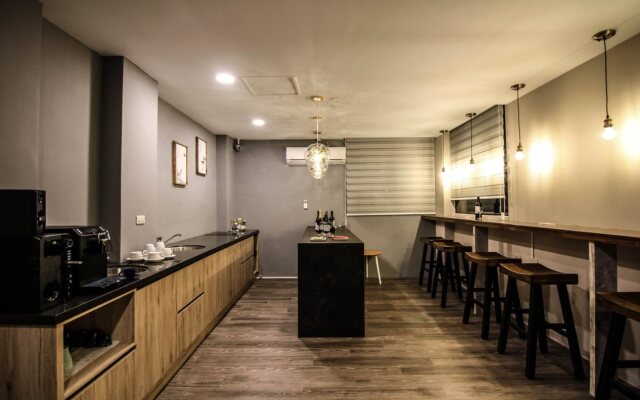 SunMoonLake Loft Inn