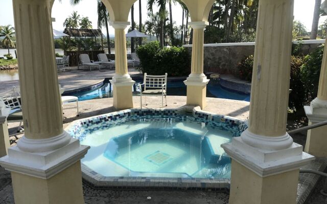 Marina Villas - Grand Isla Navidad