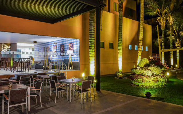 Fiesta Inn Express San Luis Potosí Oriente