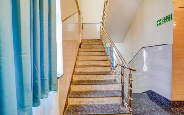 Fabhotel Grand Vista Inn