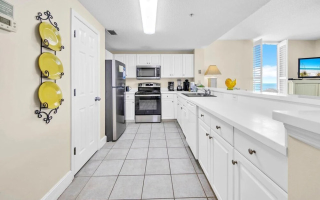 Majestic Beach Towers 1-1615