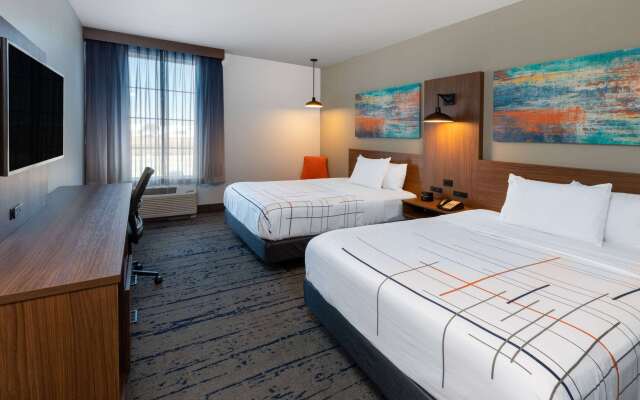 La Quinta Inn & Suites by Wyndham Dallas - Frisco Stadium