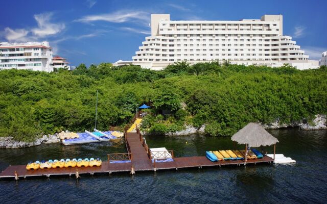 Royal Solaris Cancun Resort - Cancun All Inclusive Resort