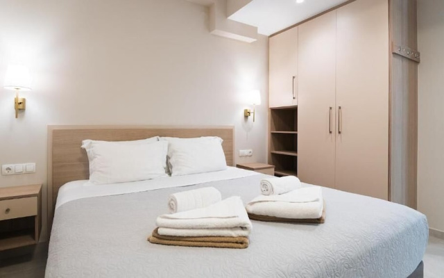 Vakakis Family Luxury Studios 2