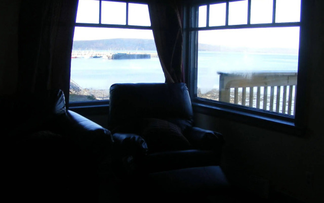 Beautiful Seaside Cottage