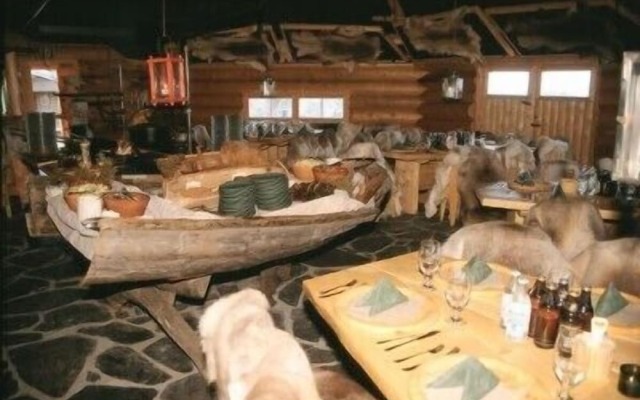Kalle's Inn Glass Houses