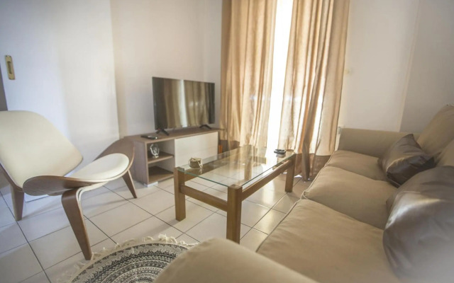 Francis Getaway in Pireaus