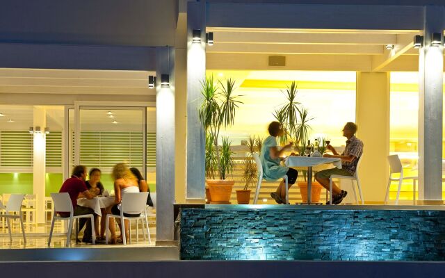 Lindos White Hotel & Suites