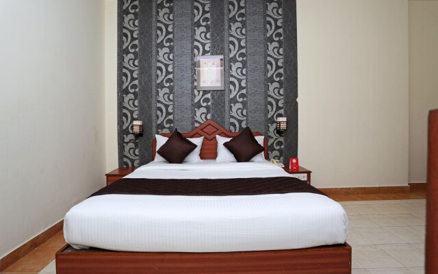 OYO 9133 The Olive Star