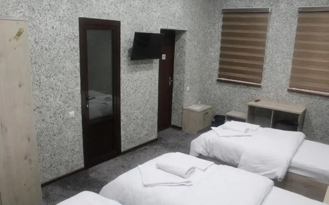 Taxtapul Hotel