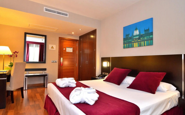 Отель Clement Barajas