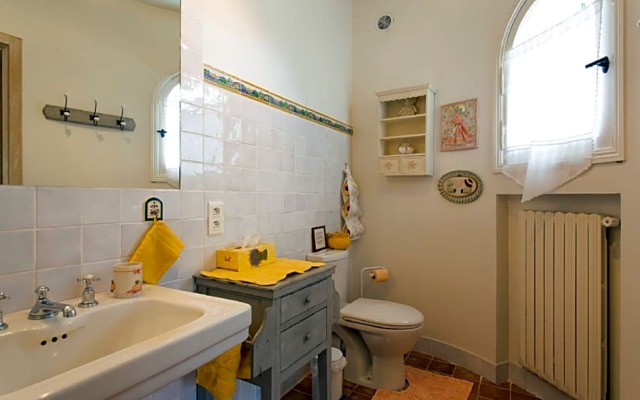 Mas Du Roc Bed & Breakfast