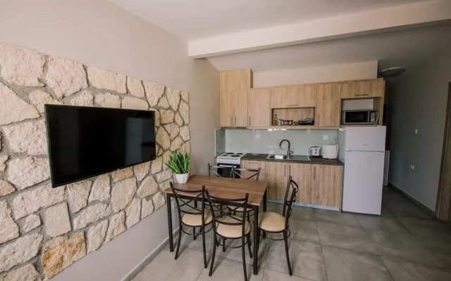 Acrocorinth Apartments