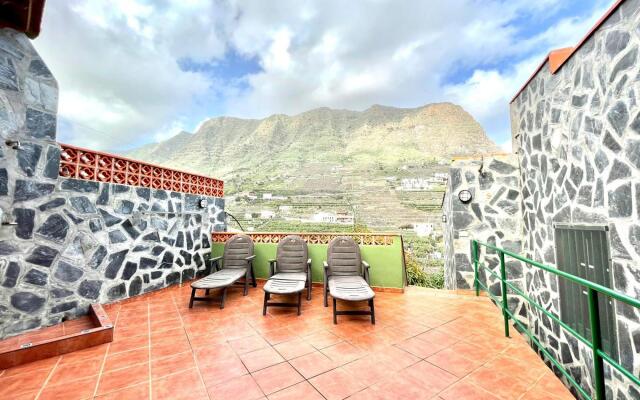 Casa Rural 3 con Barbacoa Cerca de Playa Hermigua