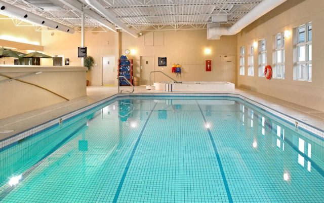 Coast Canmore Hotel & Conference Centre