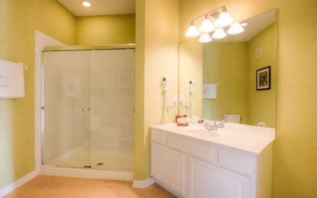 Vista Cay Resort by Casiola Vacation Homes