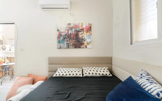 Quiet Studio near Beach & Market