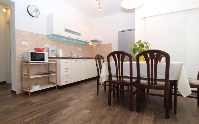 Apartment 1403