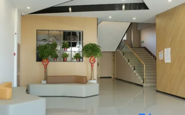 IU Hotel Ulanqab Liangcheng Branch