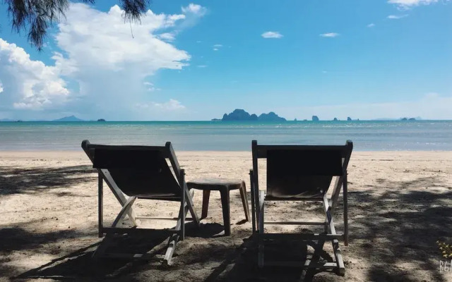 J2B Beach Bungalows