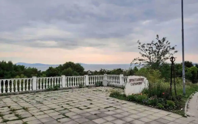 Luxurious Beach House With Wi-fi and Parking