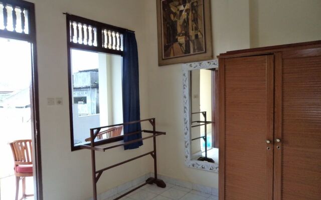 Brata Home Stay