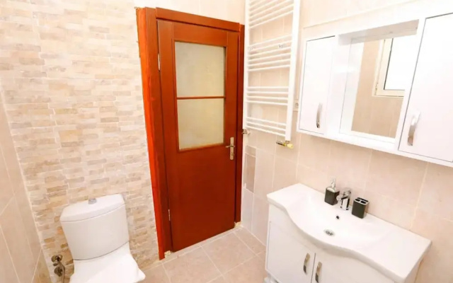 Amazing Flat Near Bagdat Street With Enticing Interior Design in Kadikoy