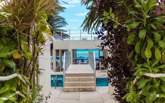 Luciana Hotel & Beach Club