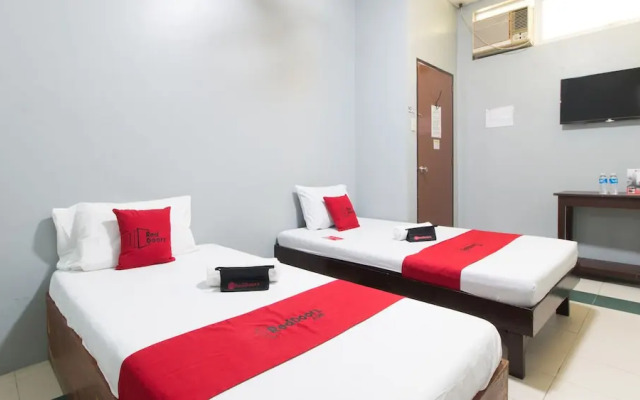 RedDoorz @ Teofila Lodge