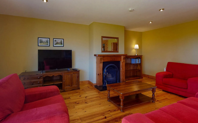 Dingle Courtyard Cottages 2 Bed Sleeps 4