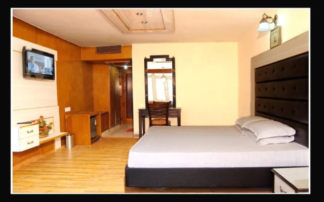 Hotel Out Town