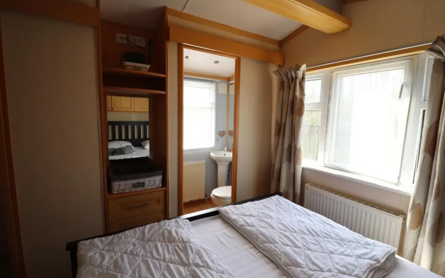 Cozy Chalet in Tzummarum