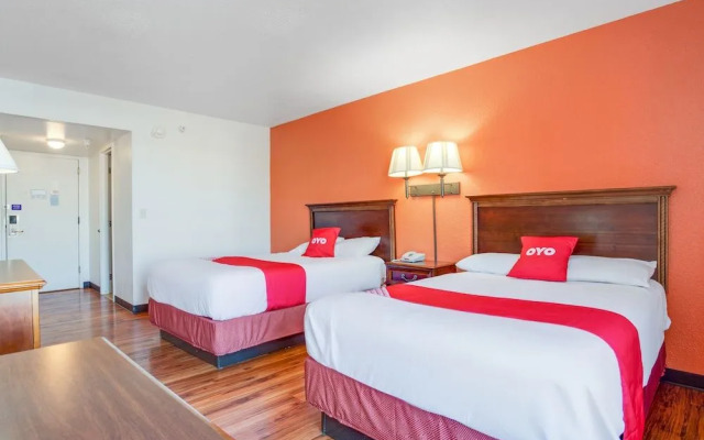 Oyo Hotel Mona Lake Muskegon