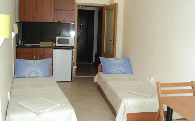 Meni Apartments and Guest Rooms