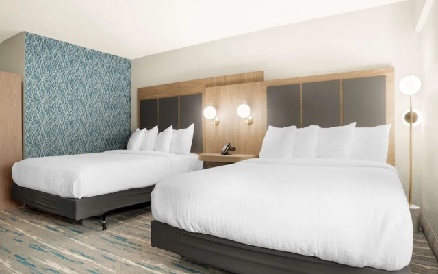 Best Western Plus Mobile Inn & Suites