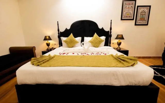 Moon Walk Hotel & Restaurant