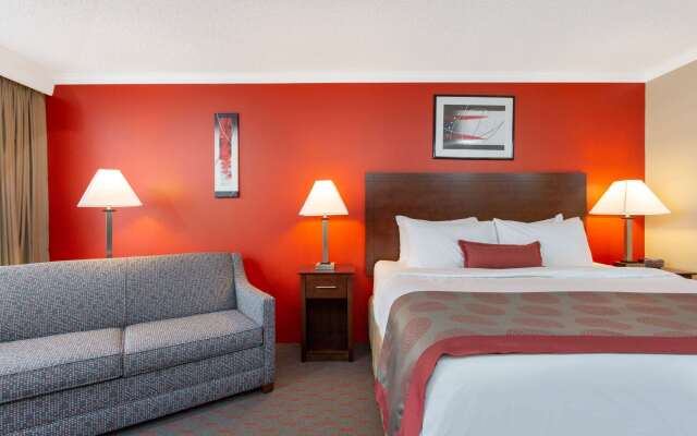 Ramada Hotel & Conference Center by Wyndham Lewiston