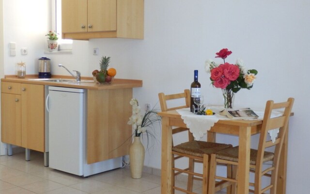 Maro Suites