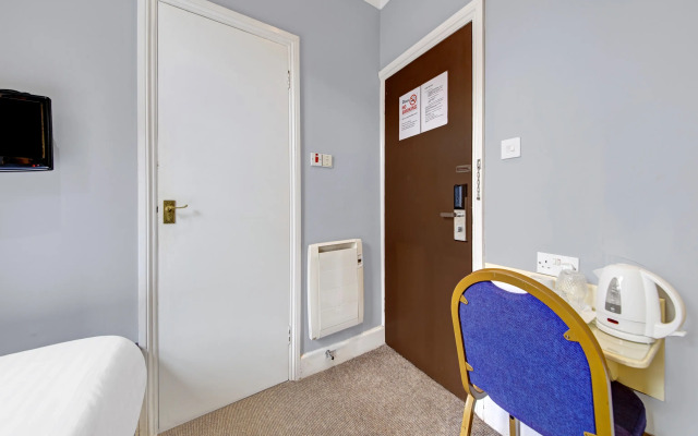 OYO Bostons Manor Hotel, Hanwell London