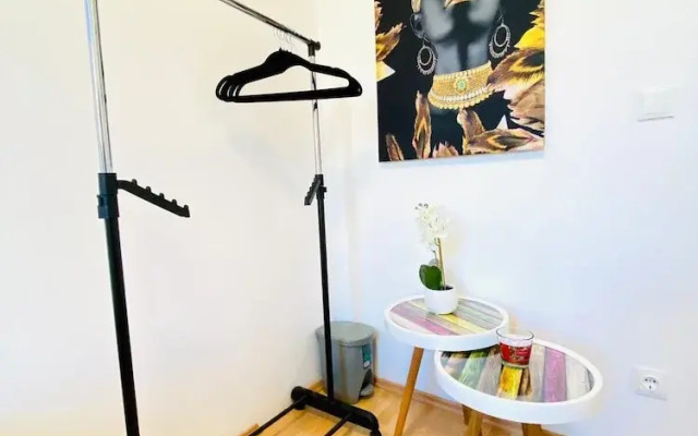 Rooms in Cozy 4BR Shared Apt Central