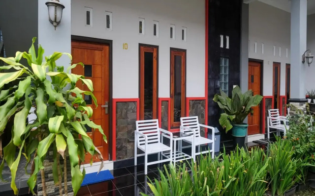 RedDoorz @ Jalan Dieng 3