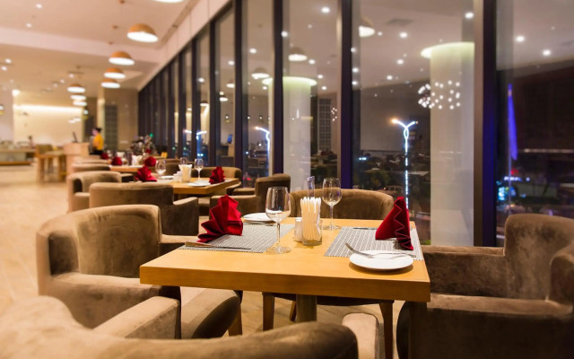 Starcity Hotel & Condotel Beachfront Nha Trang