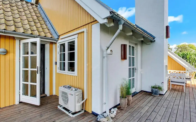 8 Person Holiday Home in Frorup
