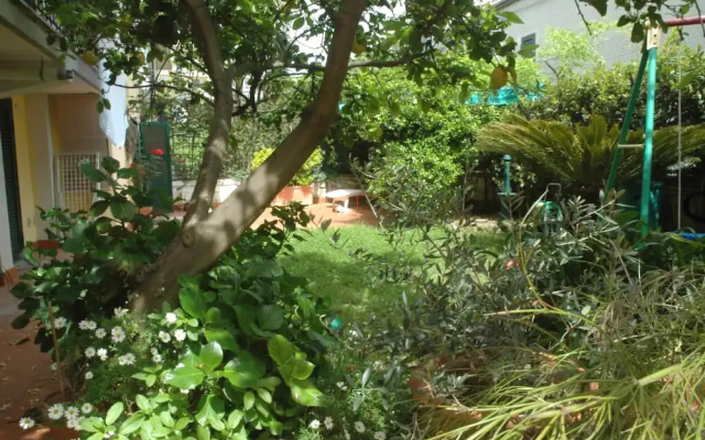 Sofia's Home Apartment With Garden